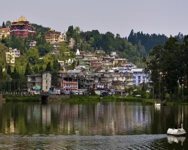 Darjeling-Mirik-Pelling Tour Package